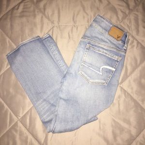 American Eagle 2 Crop jeans